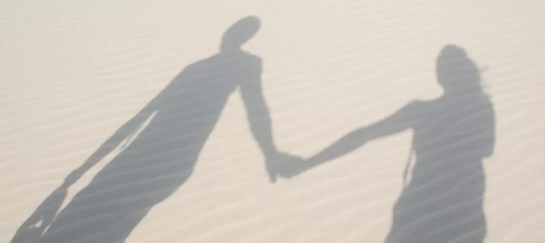 Entre dating fatigue et quête d’authenticité… Quand l’amour repasse par la case agence