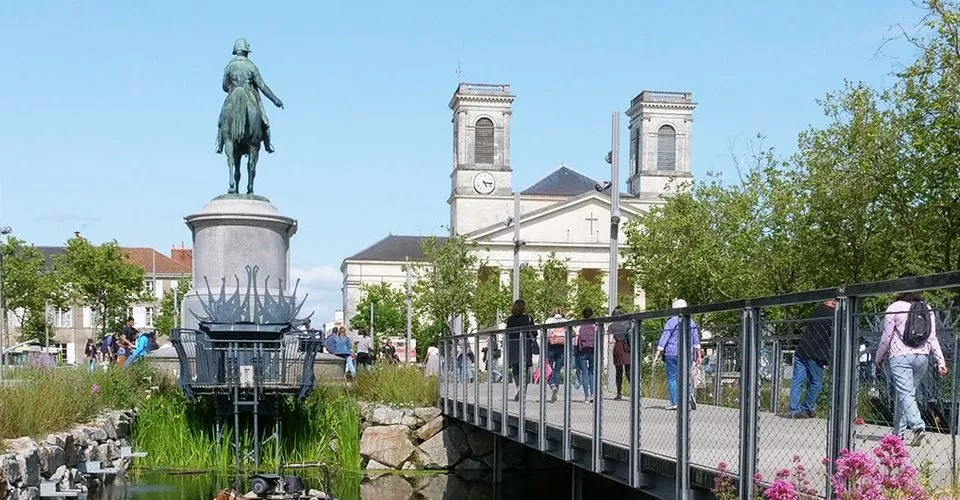 Faire des rencontres amoureuses à la roche sur Yon